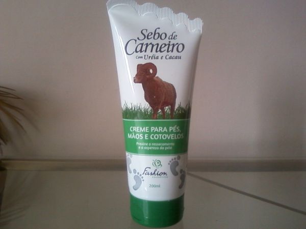 CREME PARA OS PÉS COM SEBO DE CARNEIRO FASH. COSMETIC 200g